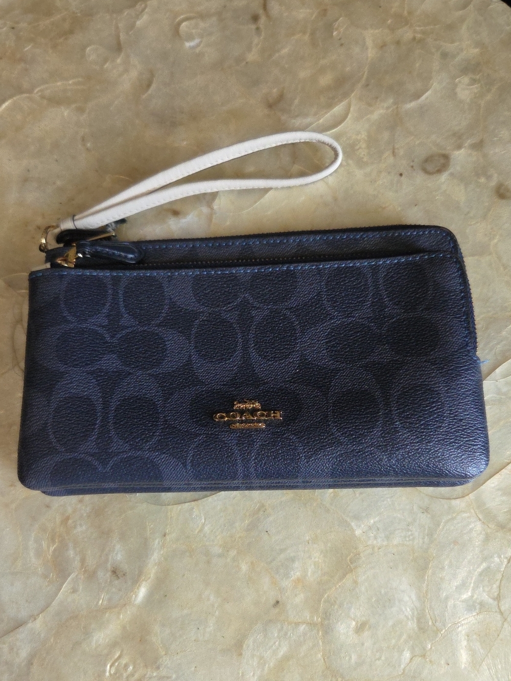 Coach Signature Canvas Wristlet in Black